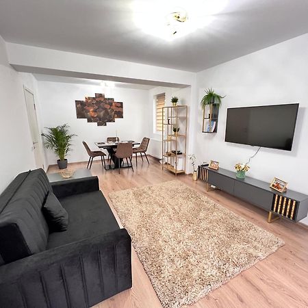 Sun Apartments Otopeni Bagian luar foto